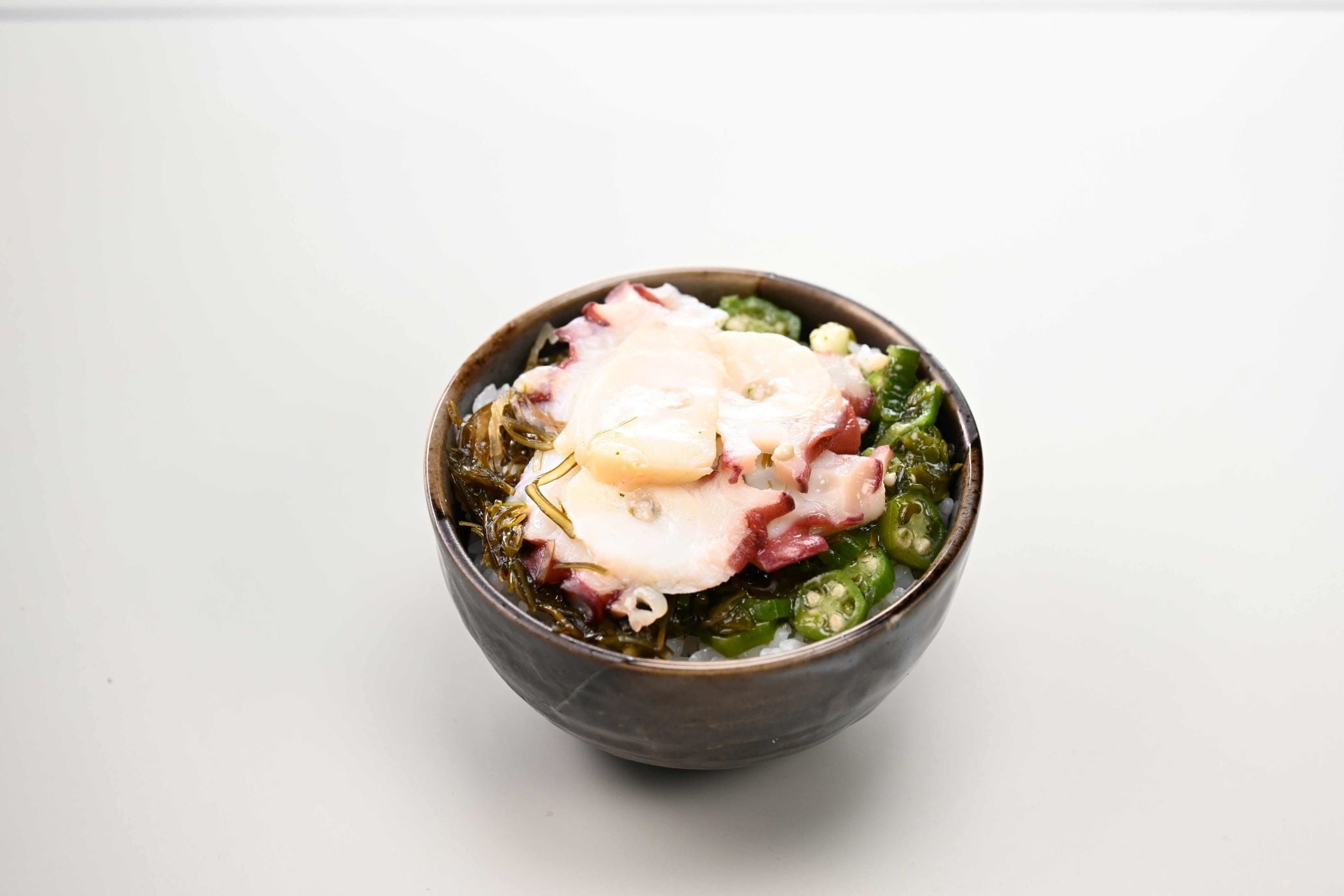 グルメハンター推薦!北海道朝市の海鮮丼セット