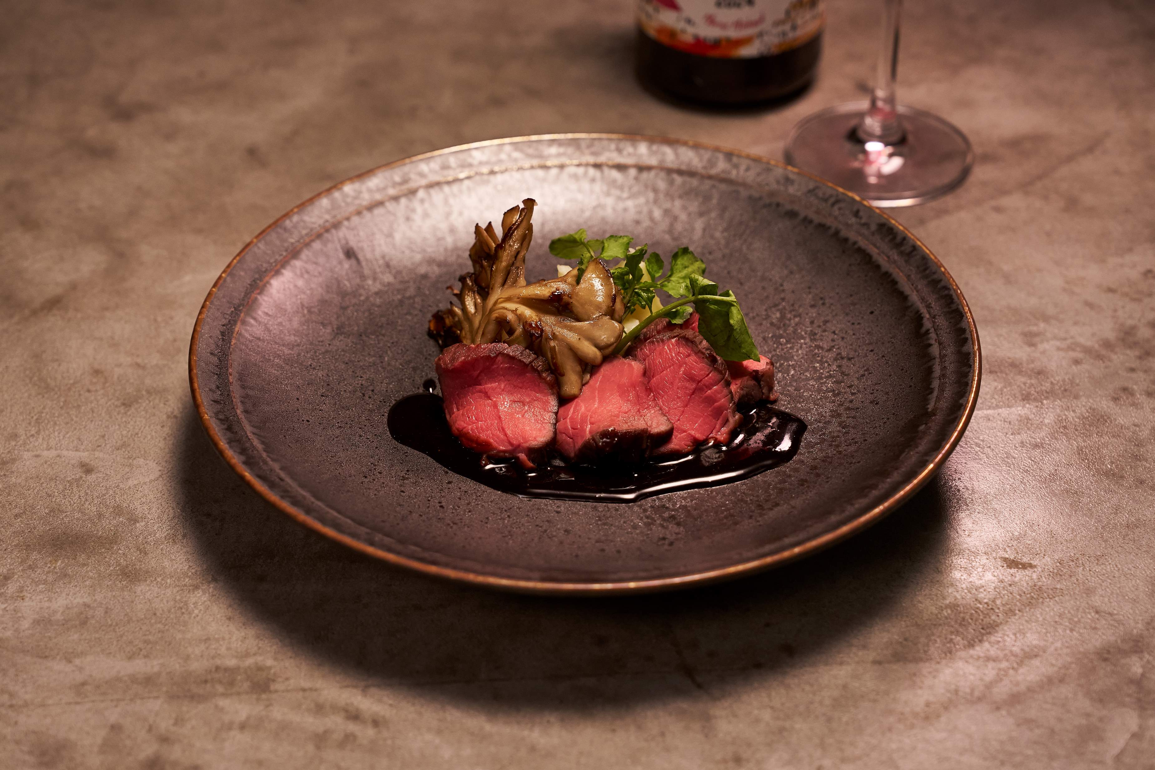 ホテルクオリティの贅沢をご家庭で。士幌牛ローストビーフ用(もも)