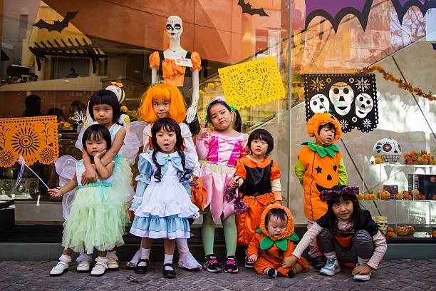 日本のハロウィンはいつから？普及の歴史と、今どきの楽しみ方・マナー